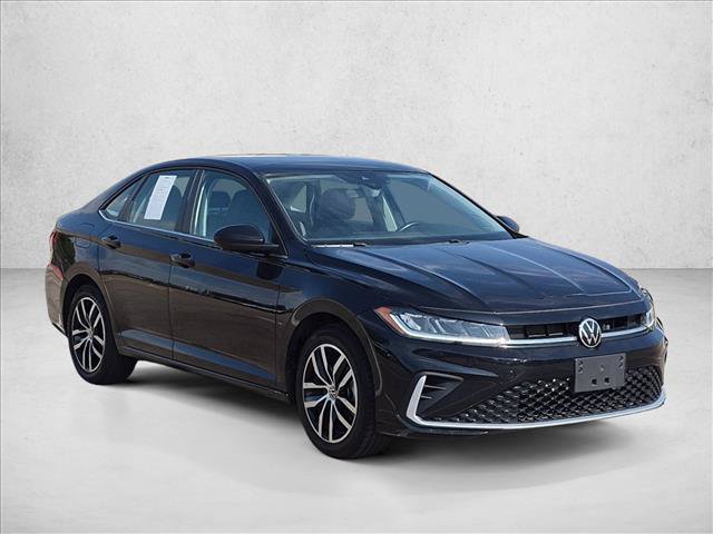 Used 2025 Volkswagen Jetta SE FWD video 3