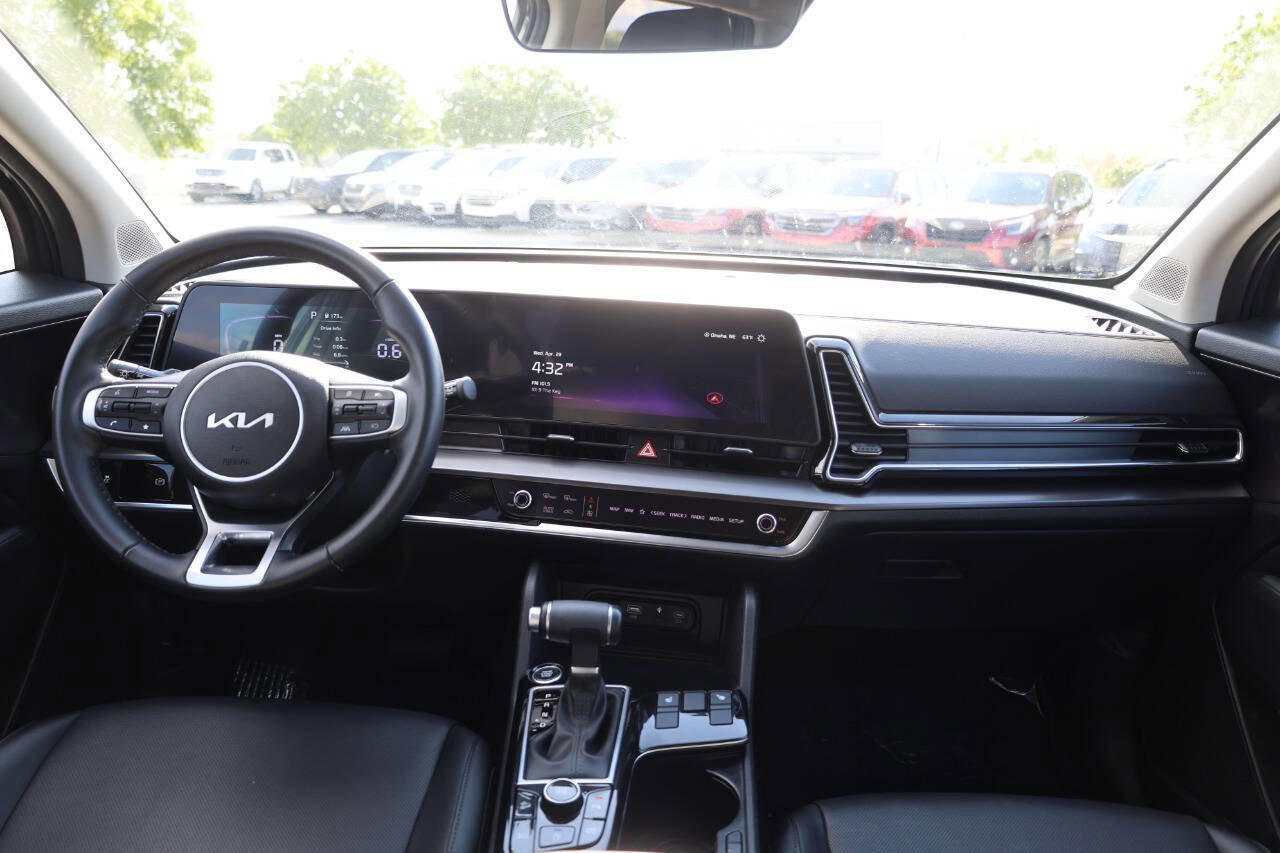 Used 2025 Kia Sportage EX w/ Premium Package FWD image 14