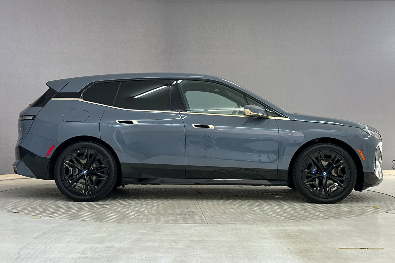 Certified 2023 BMW iX M60 w/ Executive Package AWD/4WD image 7
