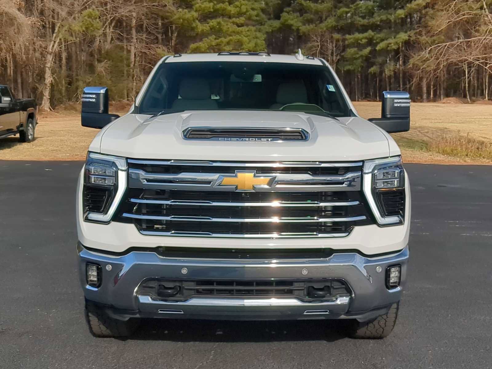 Used 2024 Chevrolet Silverado 2500 LTZ w/ LTZ Plus Package image 3
