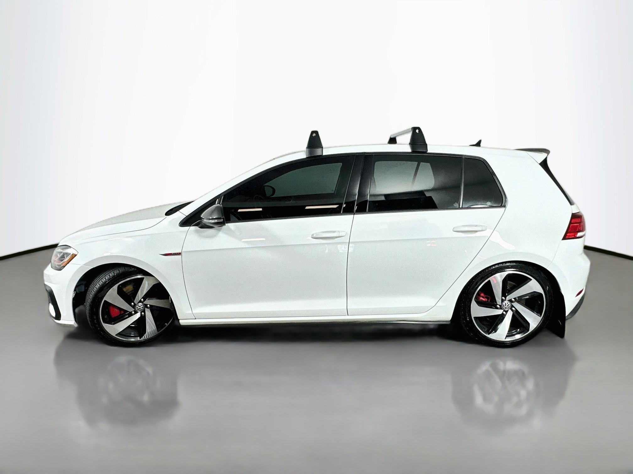 Used 2018 Volkswagen GTI SE w/ SE Leather Package FWD image 4