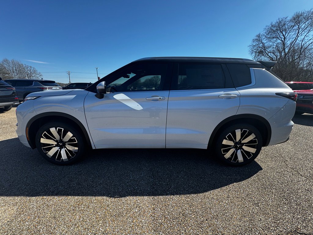New 2026 Mitsubishi Outlander SEL image 2