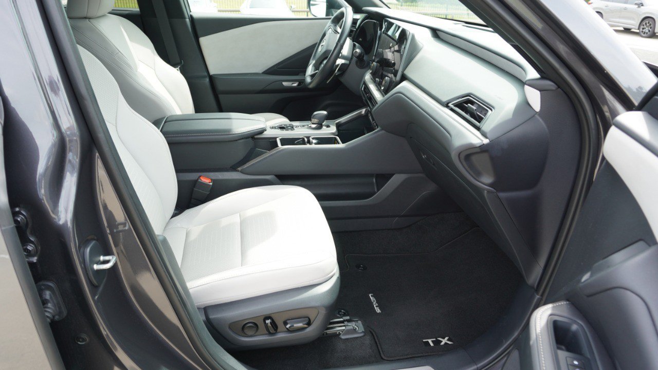 Certified 2026 Lexus TX 350 AWD w/ Technology Package image 11