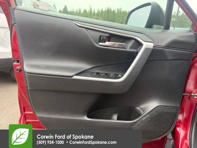 Used 2020 Toyota RAV4 TRD Off-Road w/ TRD Off-Road Weather Package AWD/4WD image 21