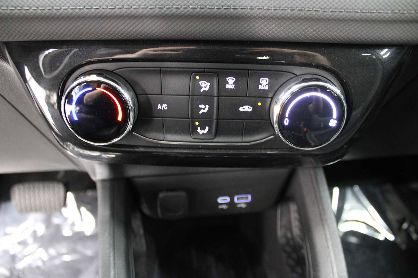 Used 2024 Chevrolet TrailBlazer LT image 27