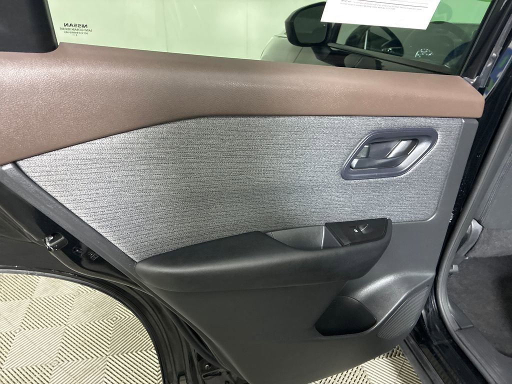 Used 2023 Nissan Rogue S AWD/4WD image 23