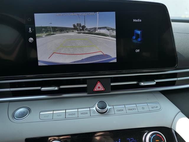 New 2025 Hyundai Elantra Limited image 19