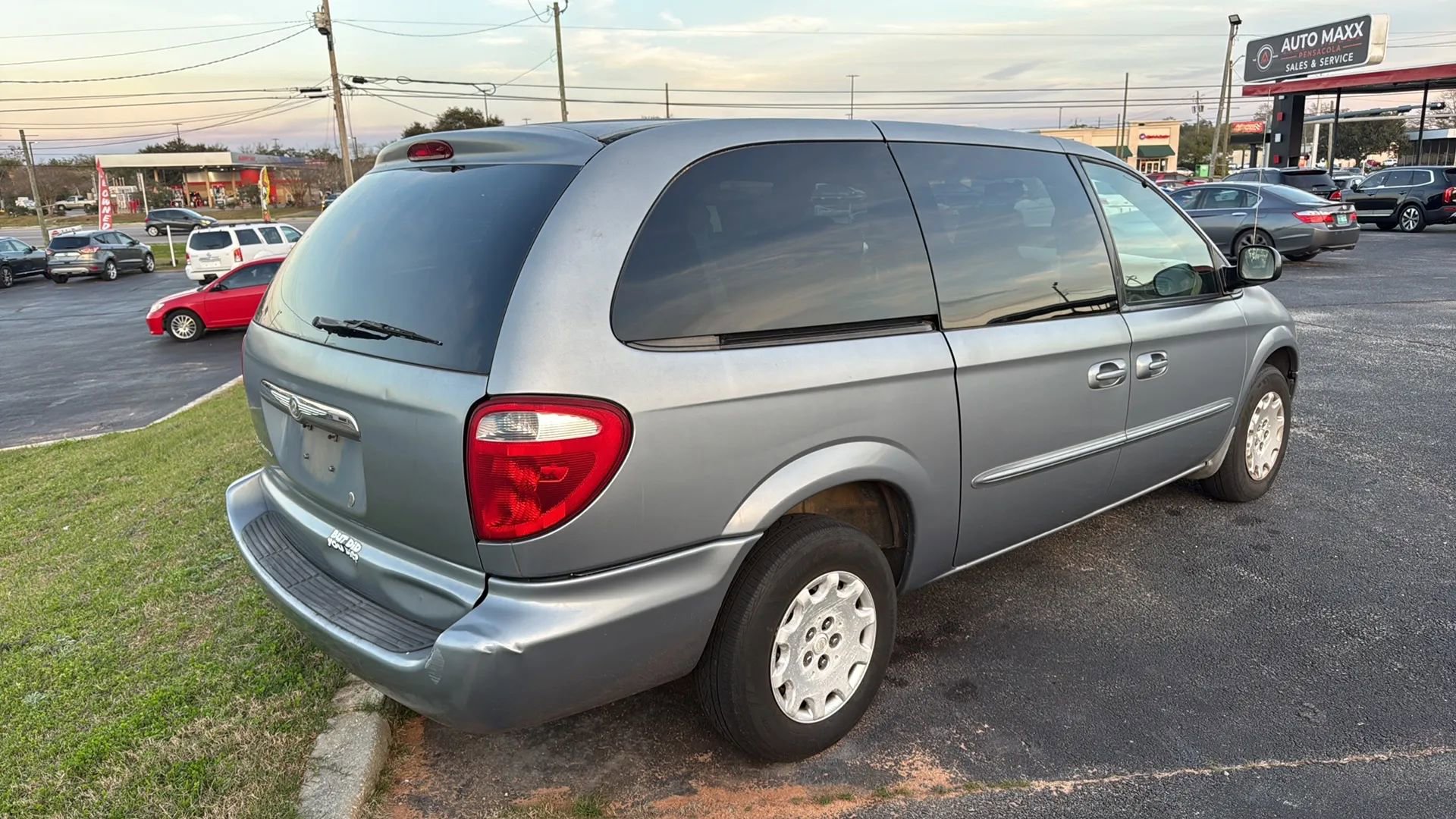 Used 2003 Chrysler Town & Country image 5