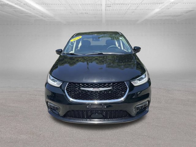 Used 2024 Chrysler Pacifica Touring-L FWD image 13