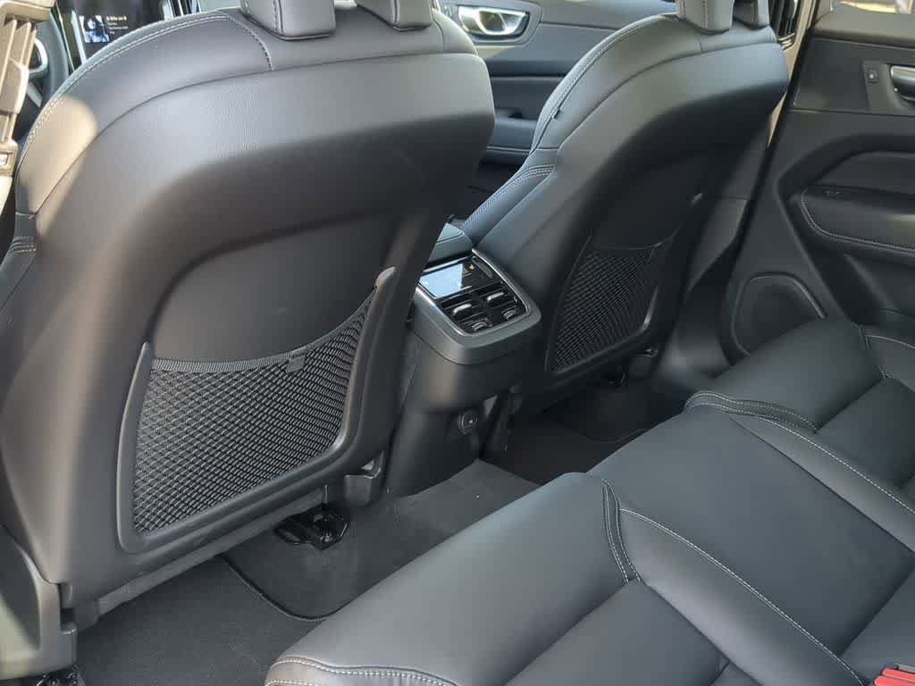 Used 2025 Volvo XC60 B5 Ultra AWD/4WD image 17