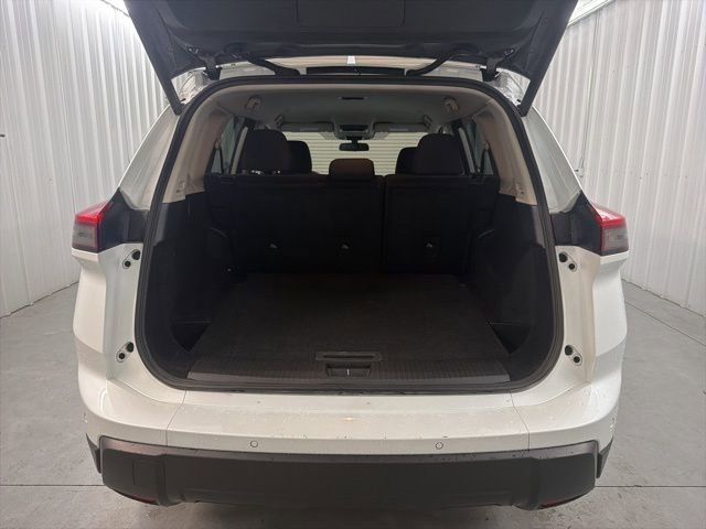 Used 2024 Nissan Rogue SV image 24