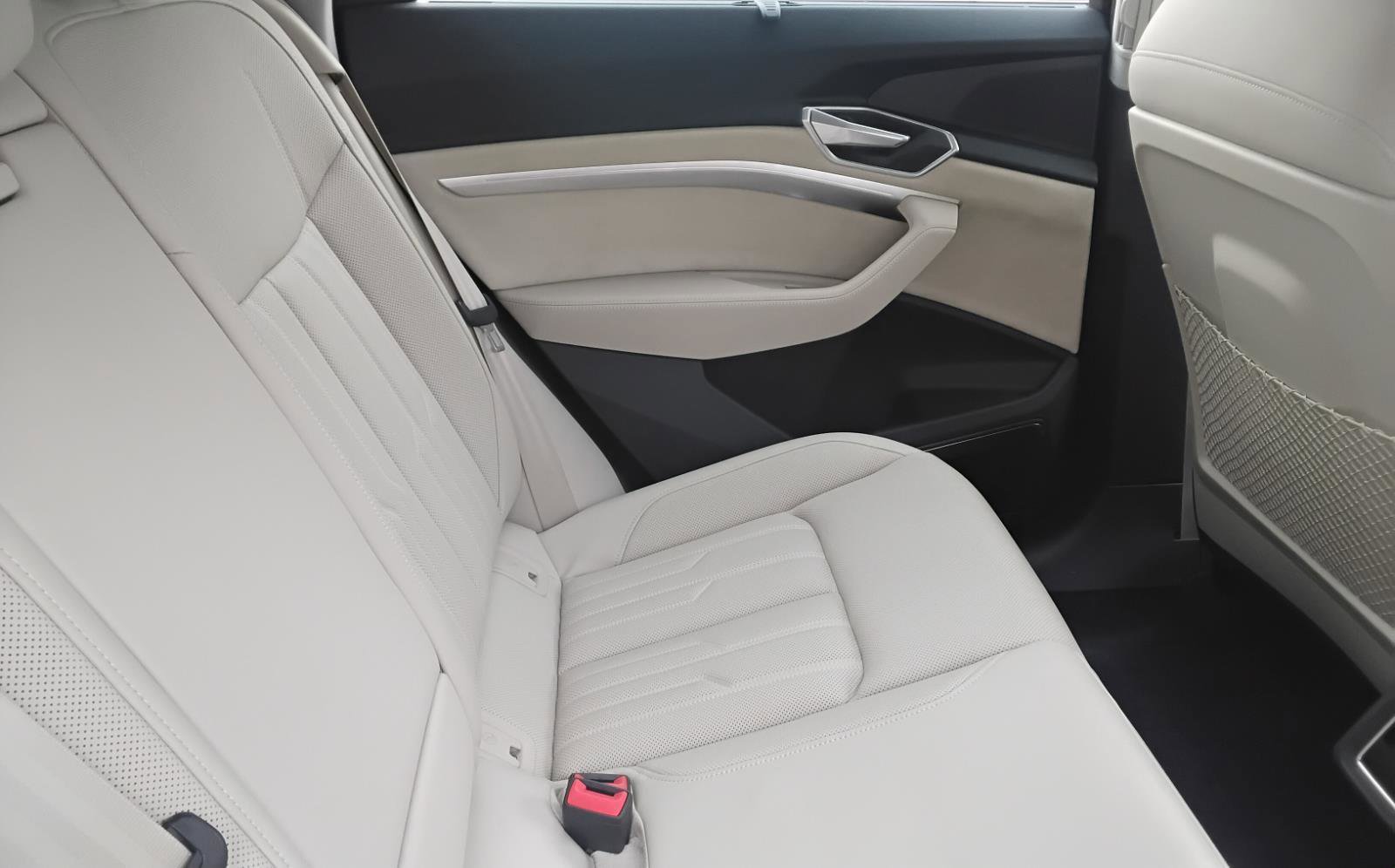 Used 2021 Audi e-tron Prestige w/ Prestige Package image 25