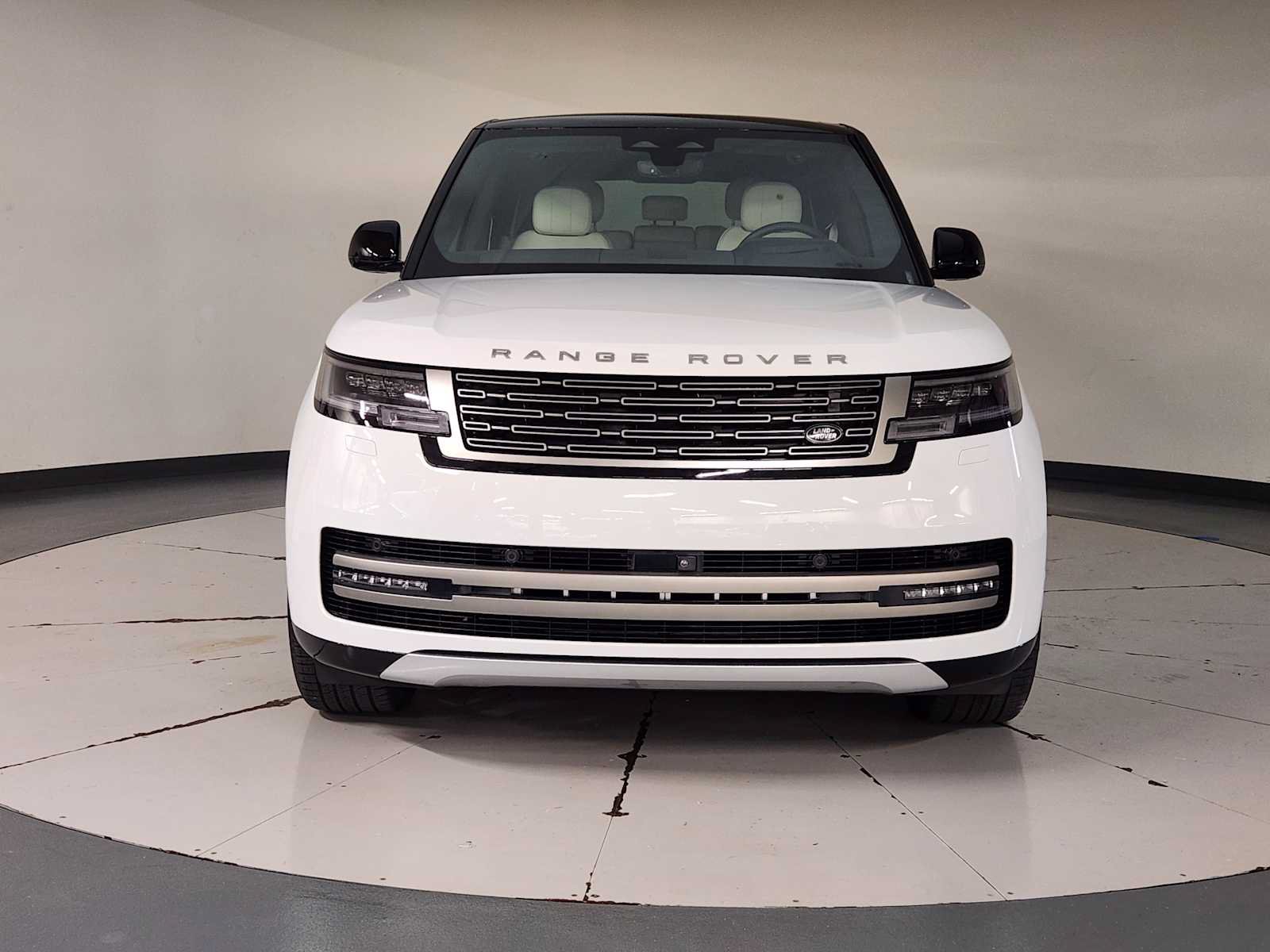 Used 2024 Land Rover Range Rover Long Wheelbase SE AWD/4WD image 9