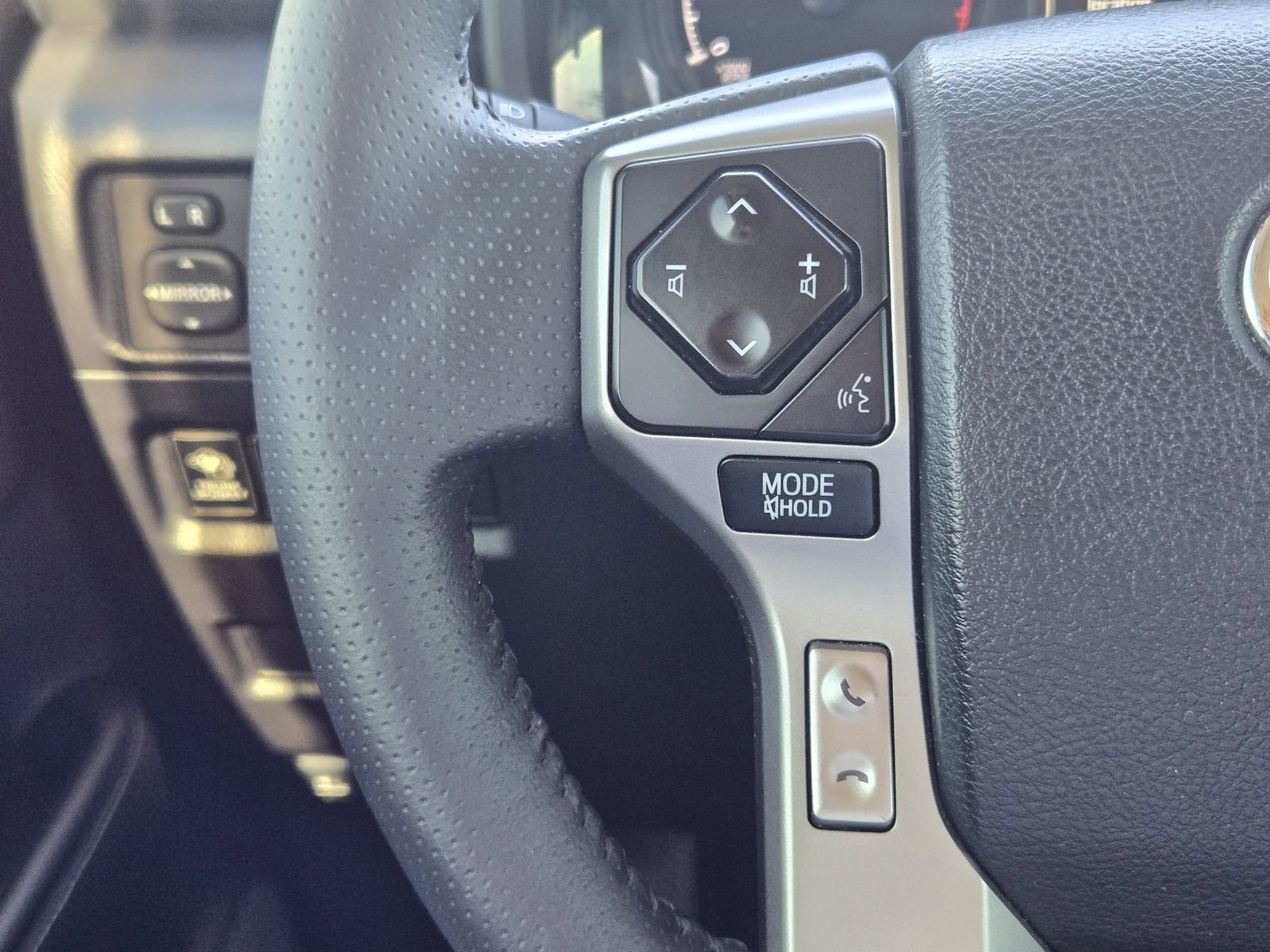 Used 2024 Toyota 4Runner SR5 image 28