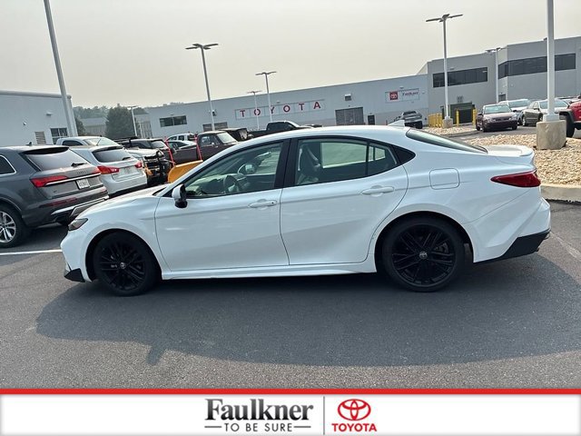 Used 2025 Toyota Camry SE FWD image 13