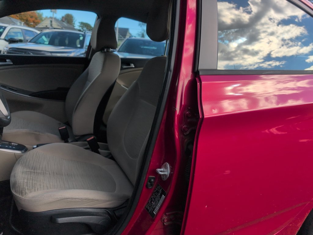 Used 2016 Hyundai Accent SE FWD image 14