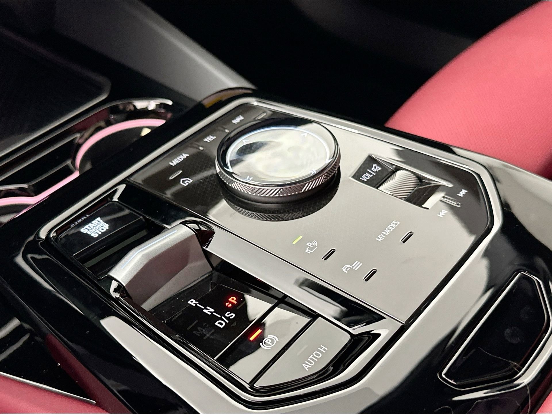 New 2026 BMW 530i xDrive w/ Premium Package image 15