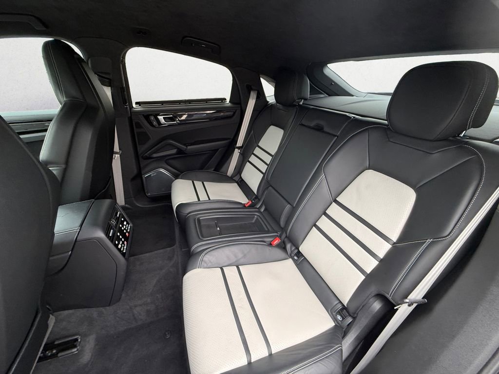 Used 2023 Porsche Cayenne Turbo GT AWD/4WD image 13