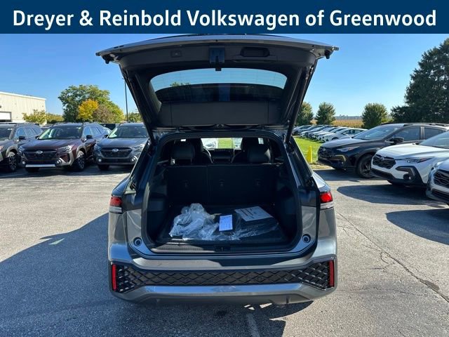 New 2025 Volkswagen Tiguan SE R-Line image 40