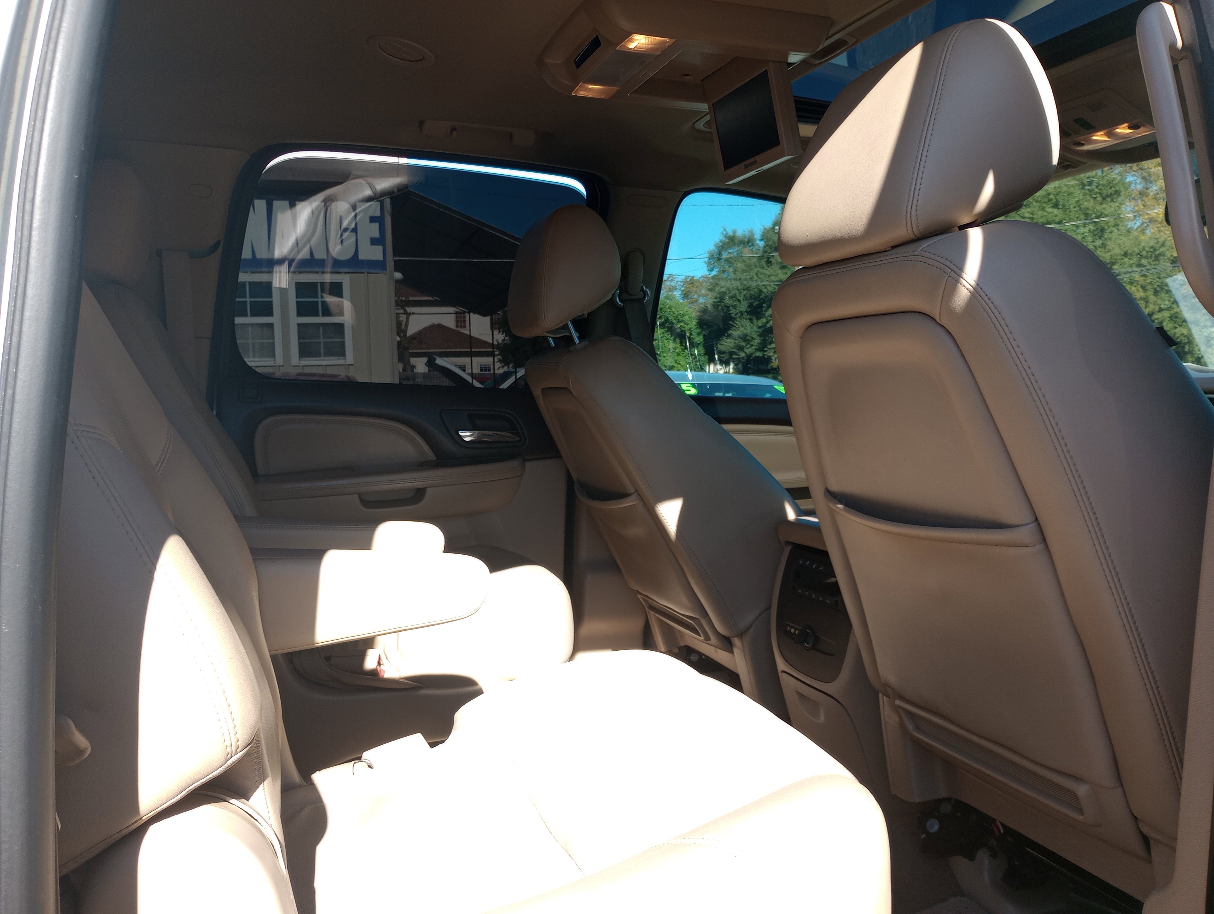 Used 2014 GMC Yukon XL Denali image 16