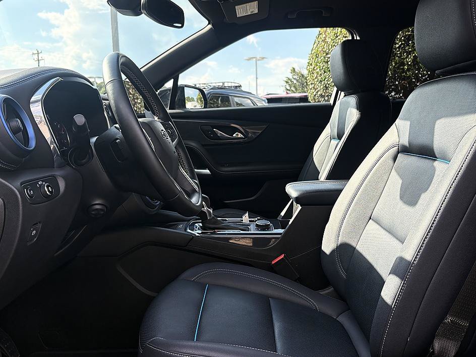 Used 2023 Chevrolet Blazer RS w/ Enhanced Convenience Package FWD image 8
