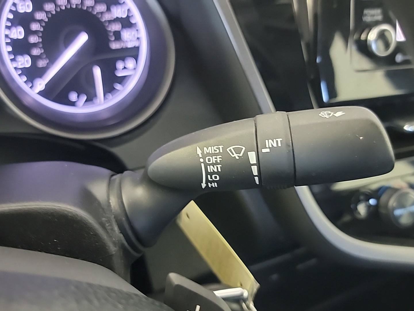 Used 2022 Toyota Camry SE FWD image 25