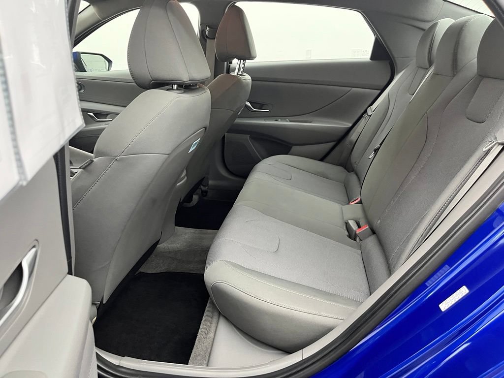 Used 2023 Hyundai Elantra SE FWD image 37