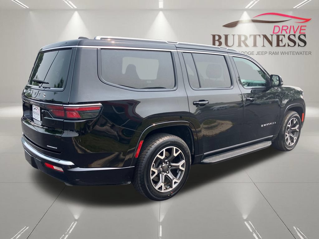Used 2024 Jeep Wagoneer Series III AWD/4WD image 6