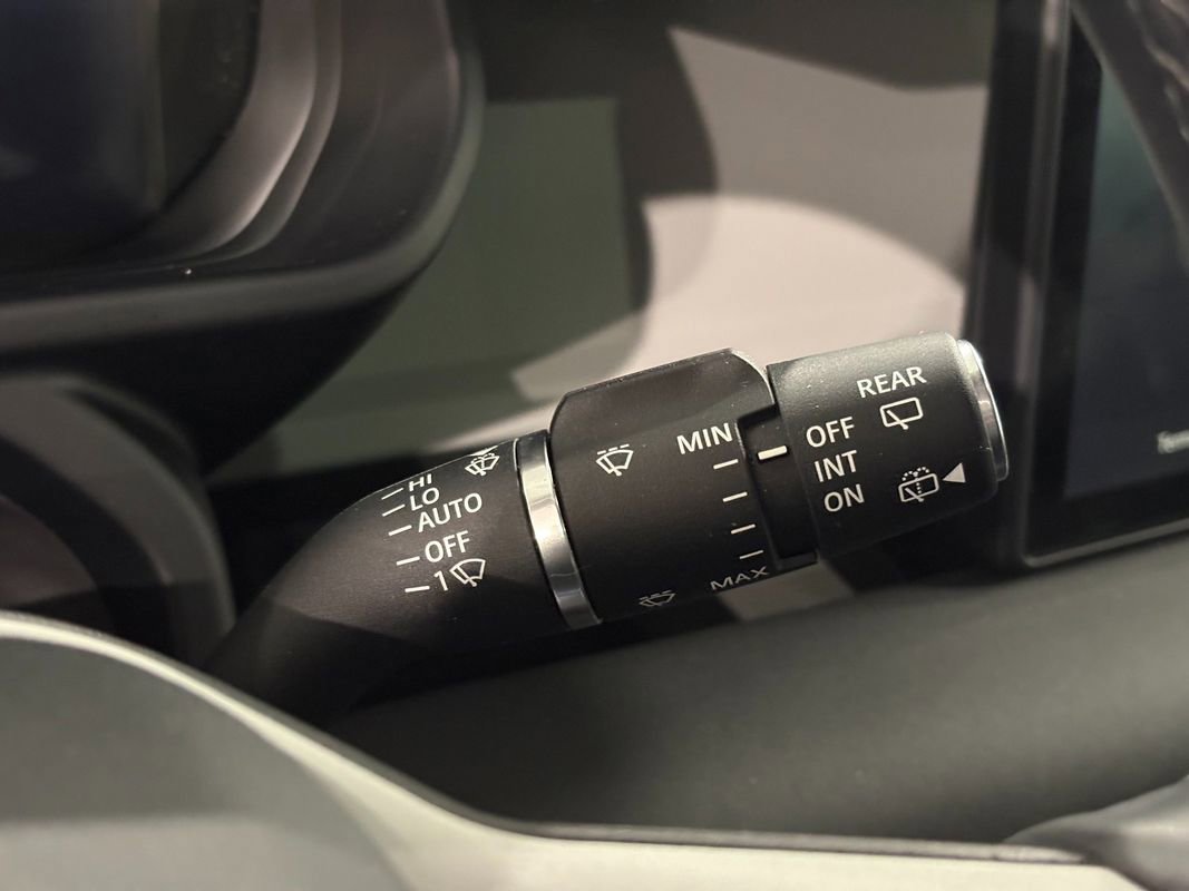 Used 2024 Land Rover Defender 110 S image 16