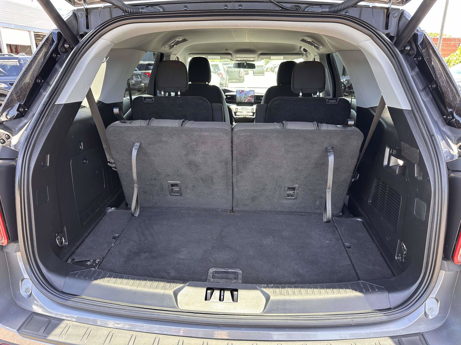 Used 2021 Ford Explorer XLT AWD/4WD image 7