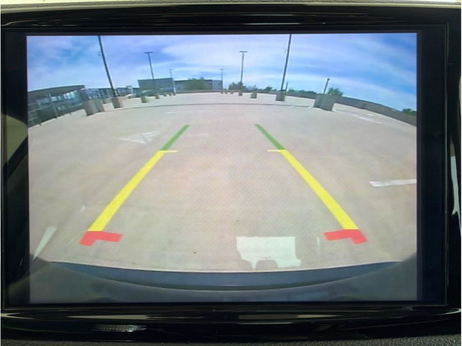 Used 2023 Chrysler Pacifica Limited FWD image 23
