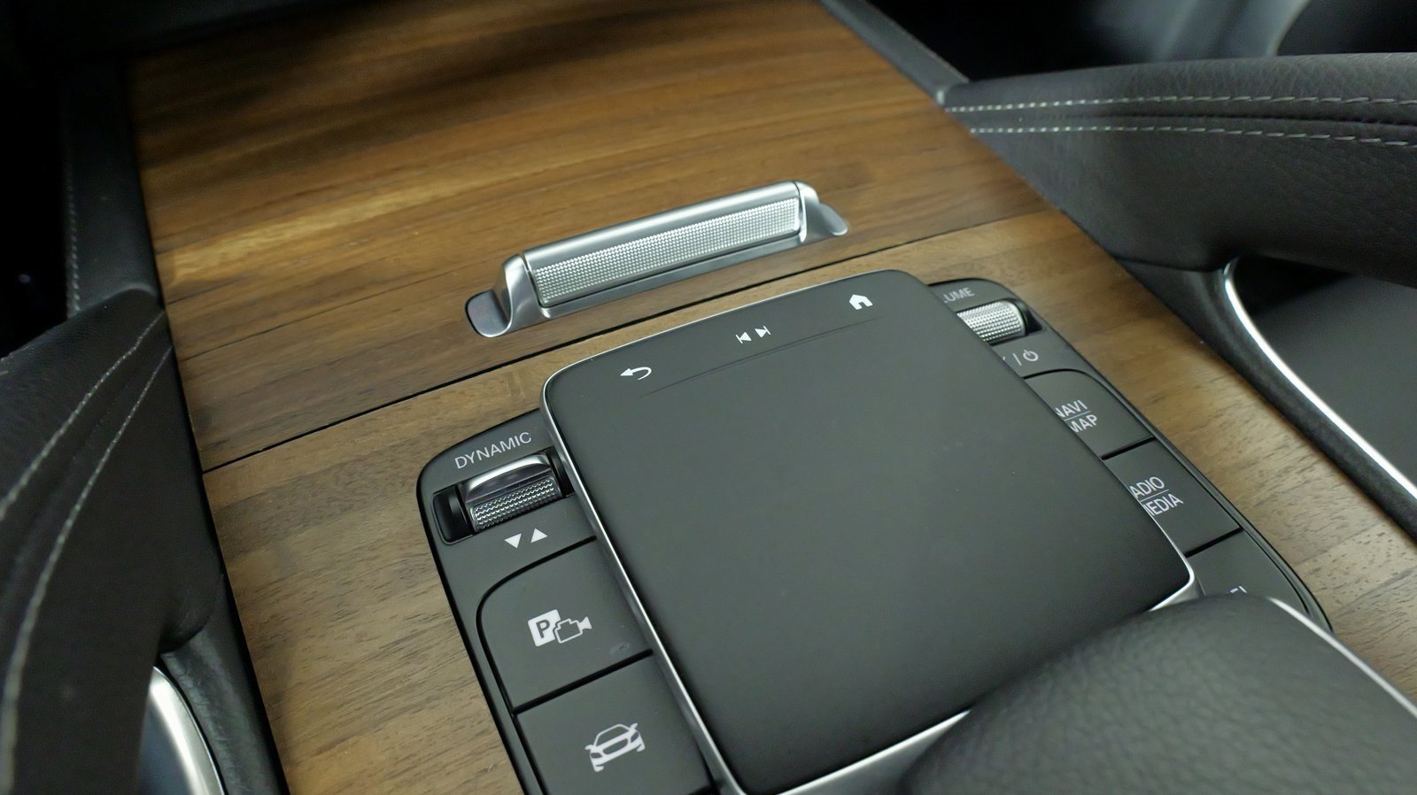 Used 2024 Mercedes-Benz GLS 450 4MATIC w/ AMG Line Exterior image 69