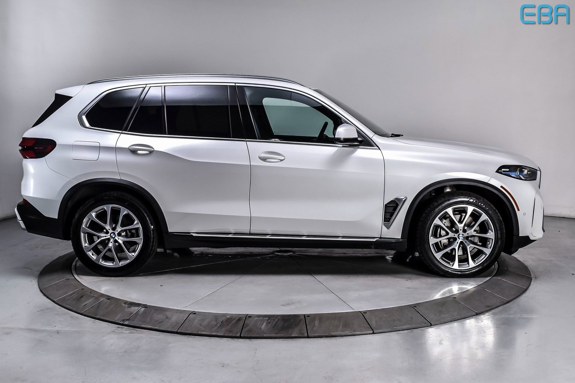 Used 2024 BMW X5 xDrive40i w/ Premium Package image 7