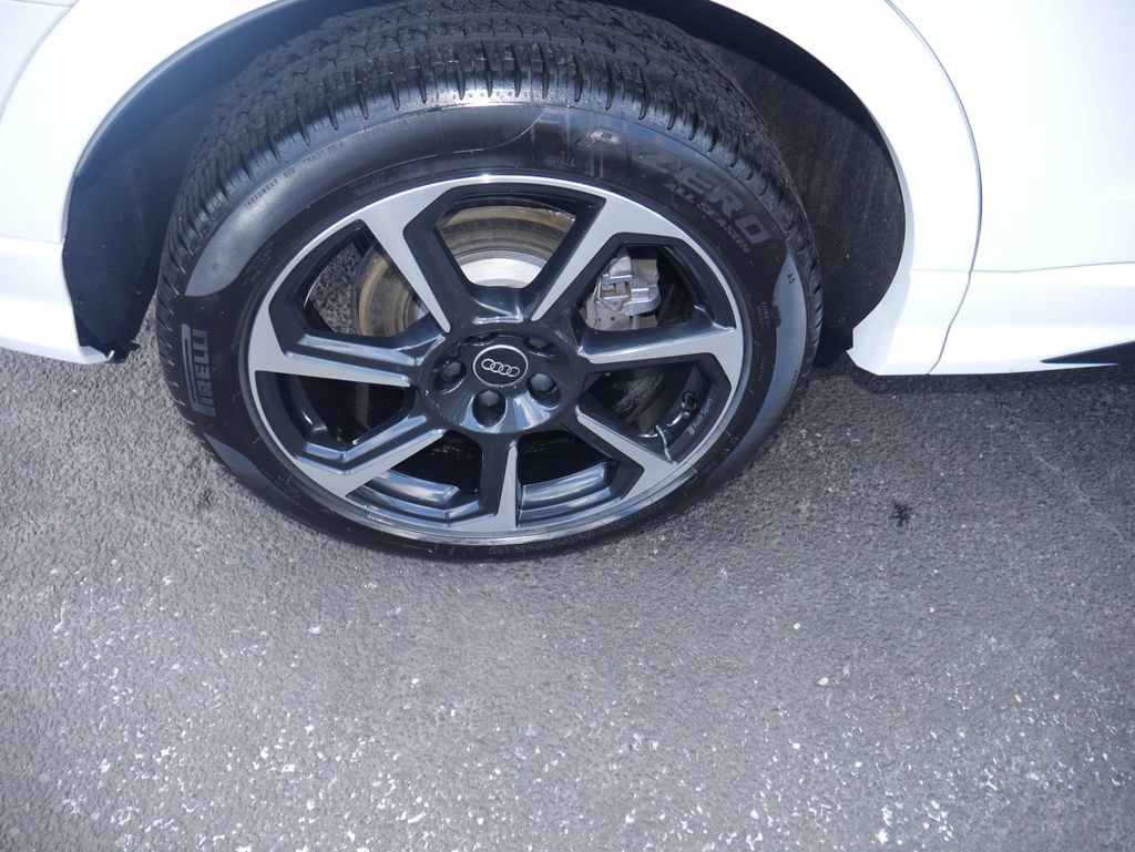 Certified 2025 Audi Q3 2.0T Premium Plus AWD/4WD image 17