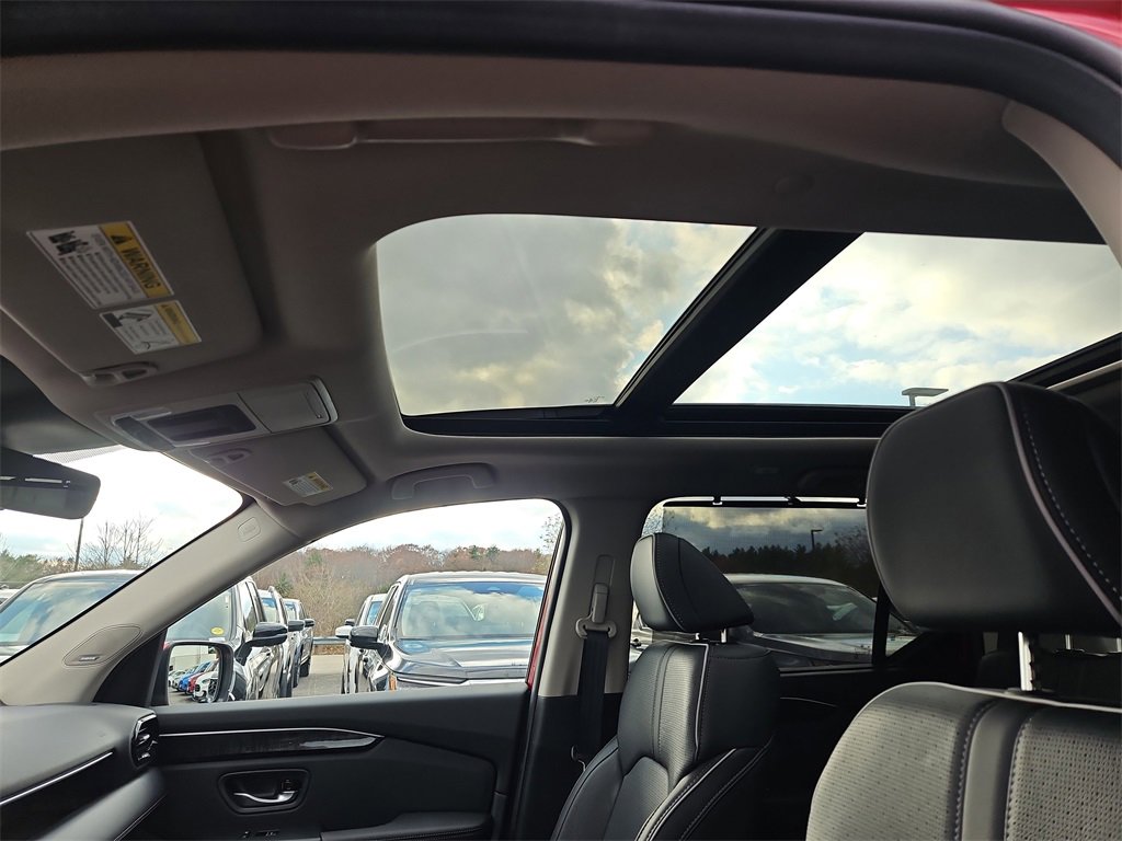 New 2025 Honda Pilot Elite image 8
