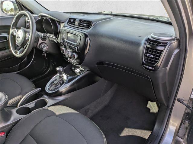 Used 2016 Kia Soul + image 21