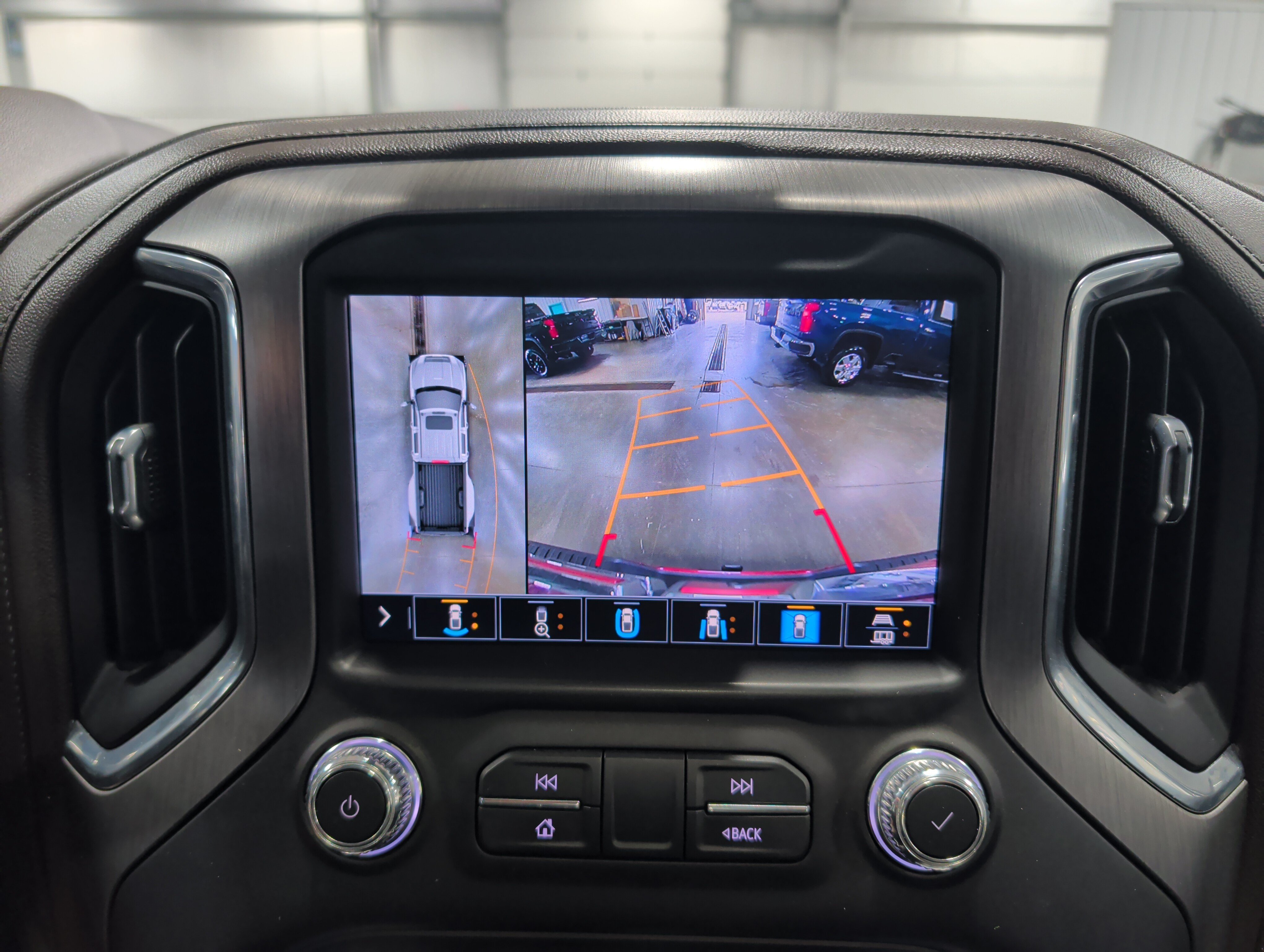 Used 2022 GMC Sierra 3500 Denali w/ Denali Ultimate Package AWD/4WD image 15