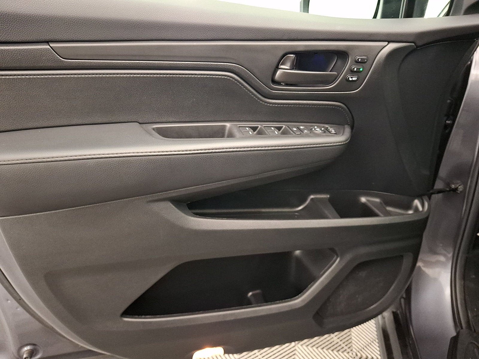 Used 2025 Honda Odyssey EX-L image 2