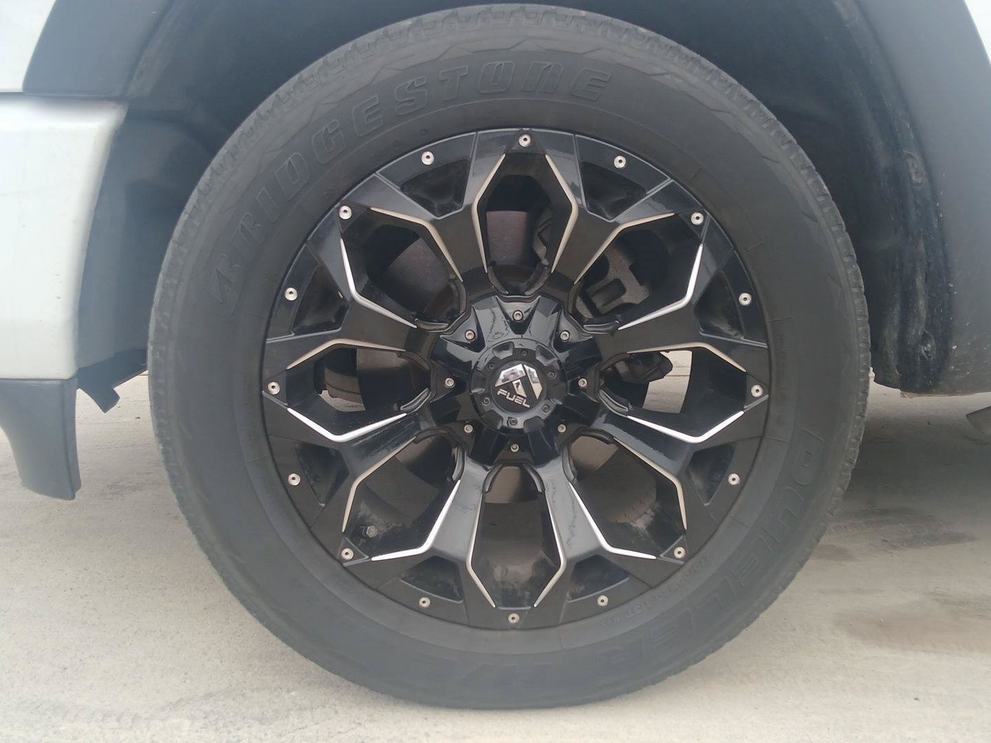 Used 2024 RAM 1500 Laramie AWD/4WD image 5
