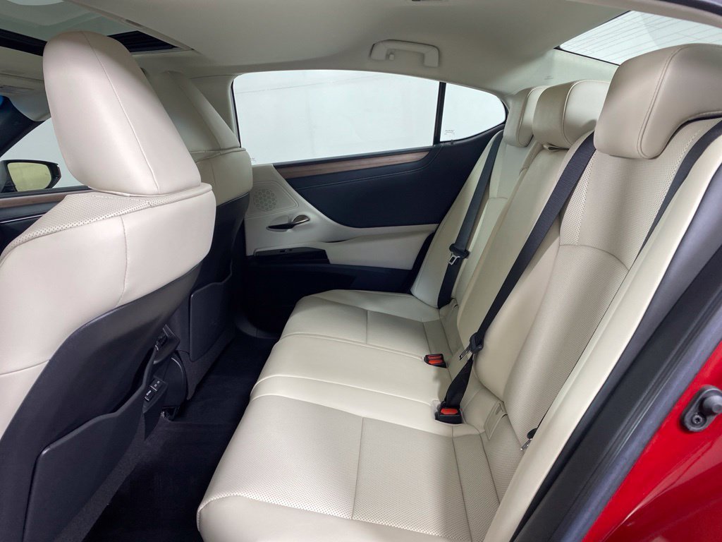 Certified 2024 Lexus ES 300h w/ Premium Package FWD image 13
