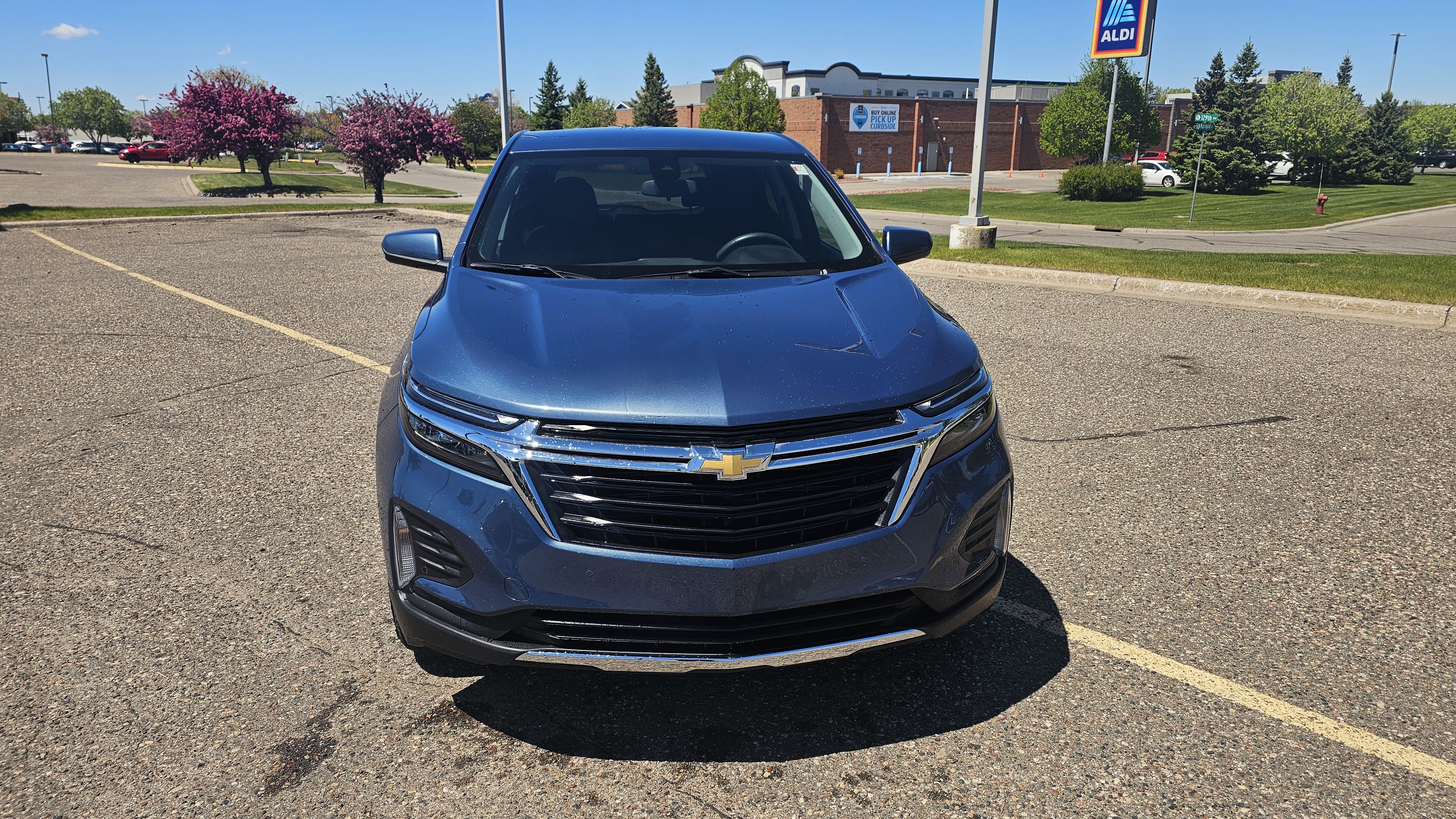 Used 2024 Chevrolet Equinox LT AWD/4WD image 2