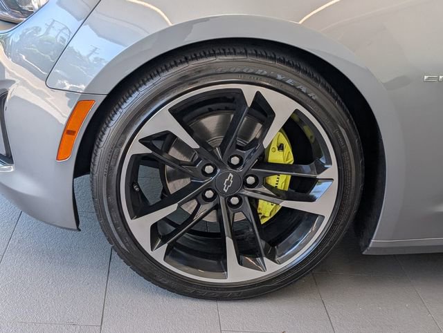 Certified 2021 Chevrolet Camaro LT RWD image 4