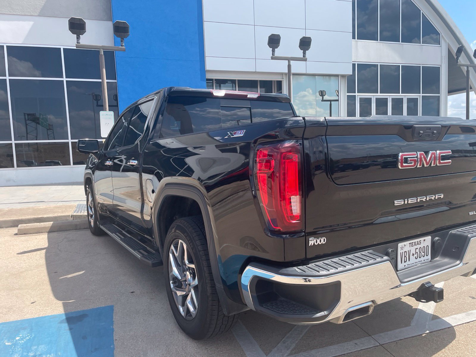 Used 2023 GMC Sierra 1500 SLT w/ SLT Premium Package AWD/4WD image 37