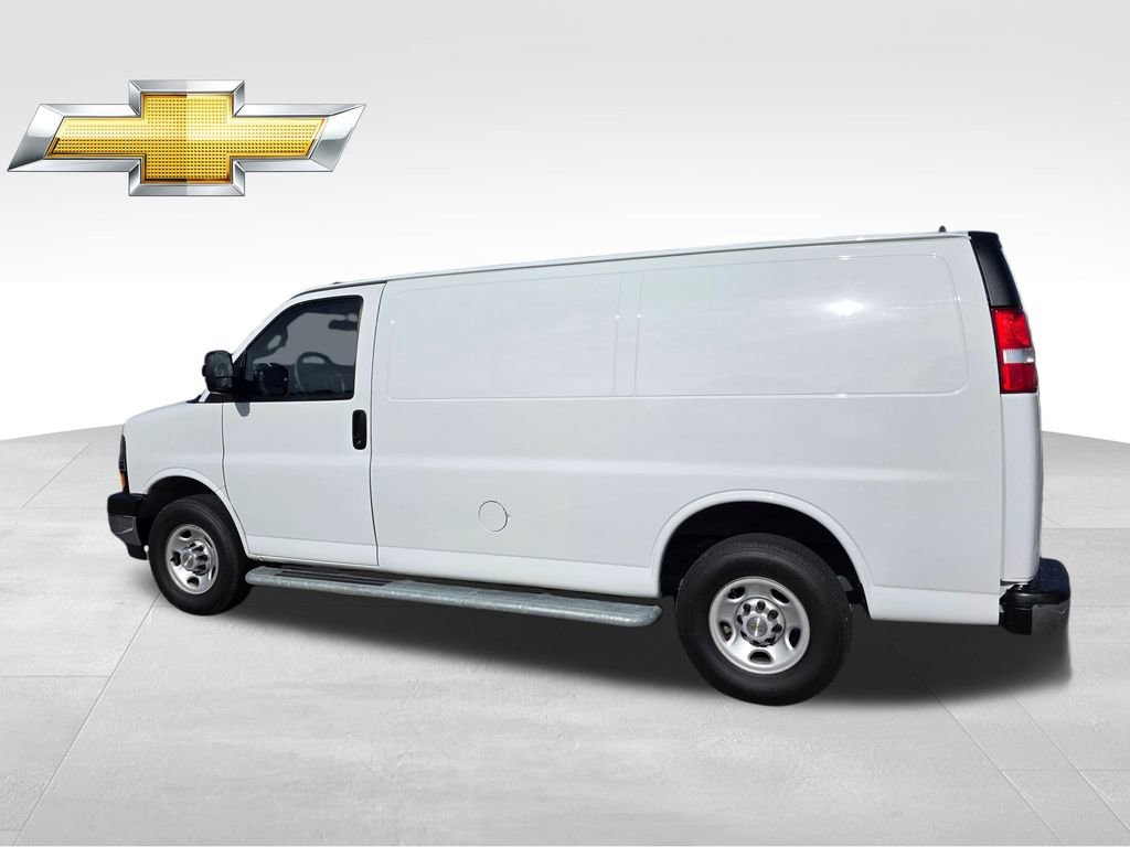 Used 2024 Chevrolet Express 2500 w/ Driver Convenience Package image 4