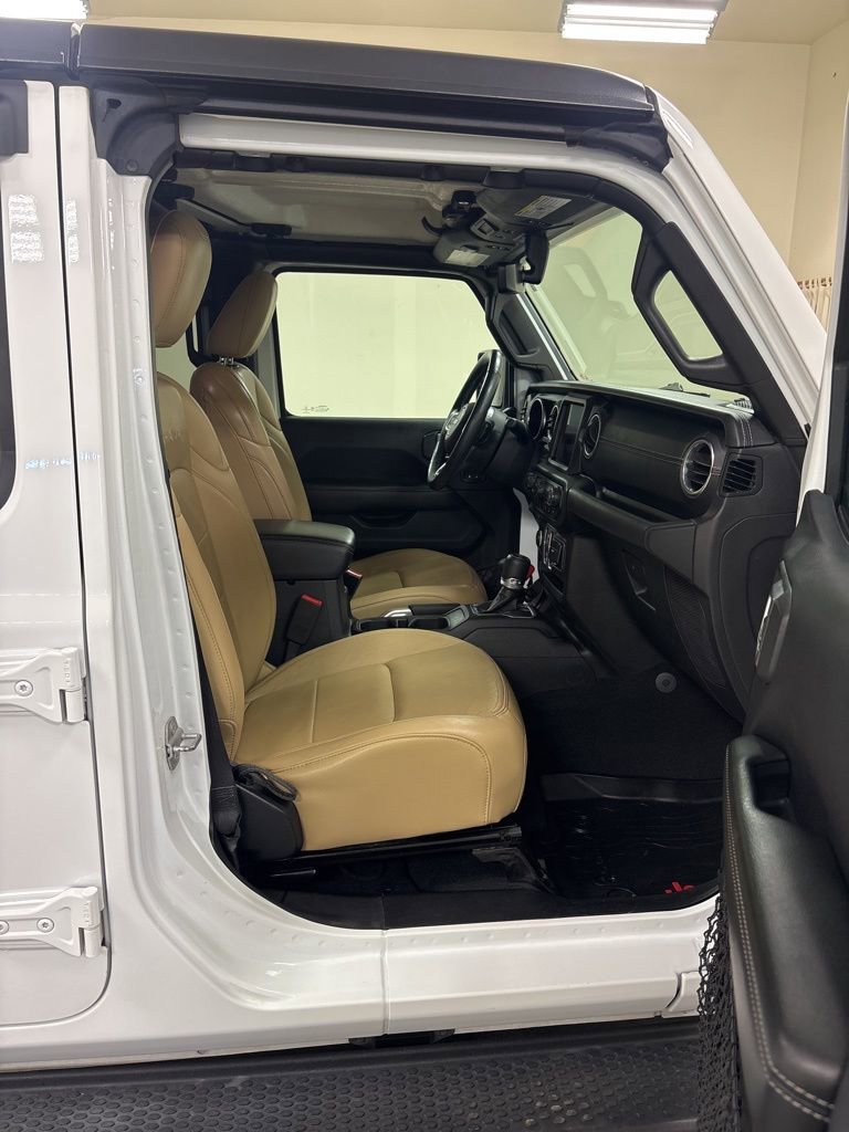 Used 2018 Jeep Wrangler Unlimited Sahara image 27