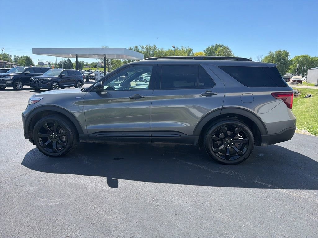 Used 2023 Ford Explorer ST-Line w/ Class IV Trailer Tow Package AWD/4WD image 7