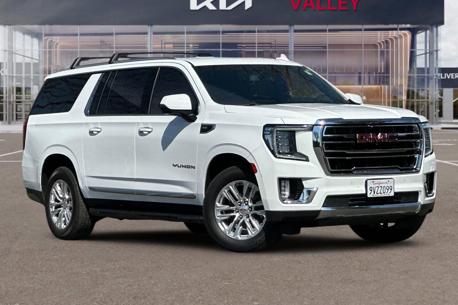 Used 2021 GMC Yukon XL SLT w/ Rear Media and Nav Package image 2