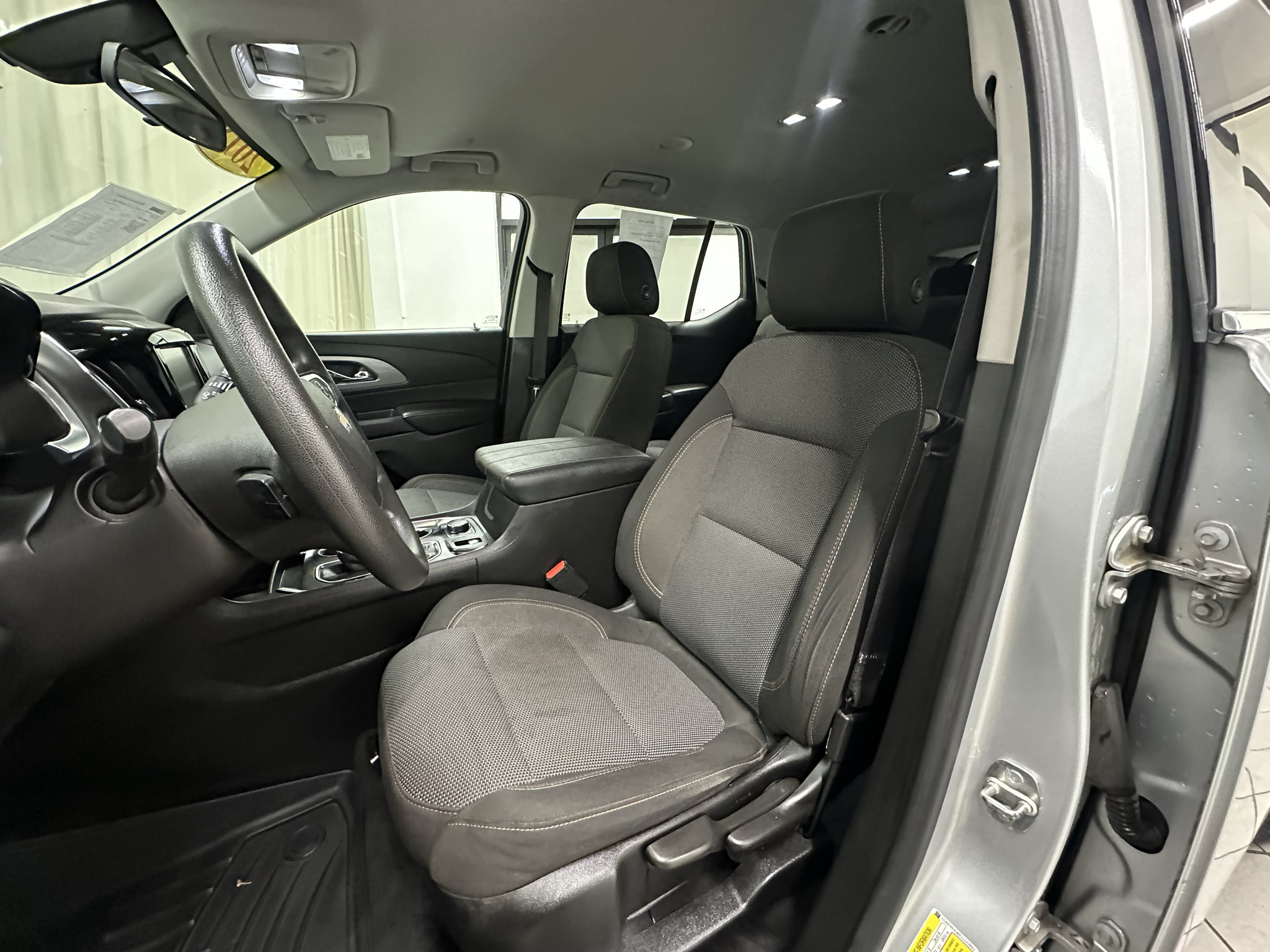 Used 2018 Chevrolet Traverse LS FWD image 23
