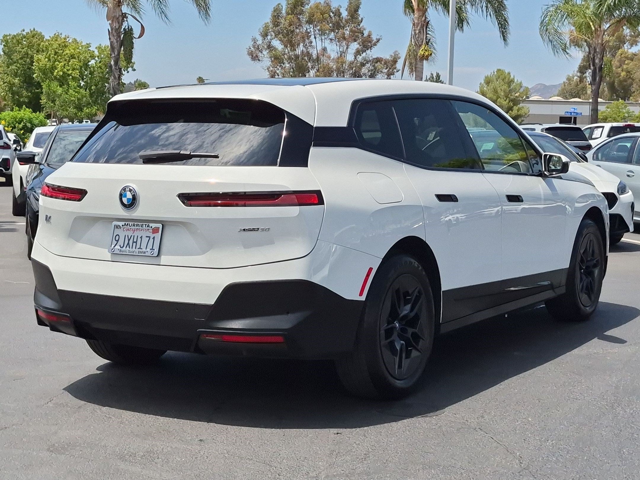 Used 2024 BMW iX xDrive50 AWD/4WD image 10