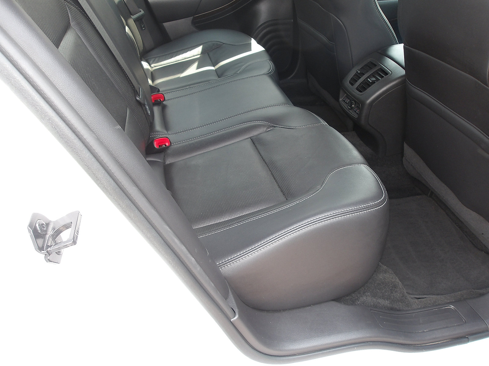 Used 2018 Ford Taurus Limited AWD/4WD image 11